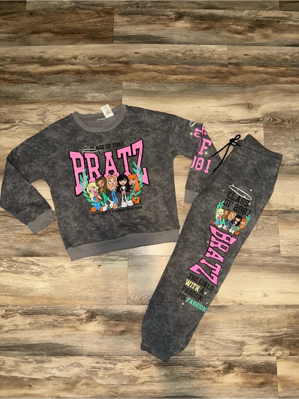 Girls' Gray Graphic Sweatshirt & Jogger Set - Pink Accents